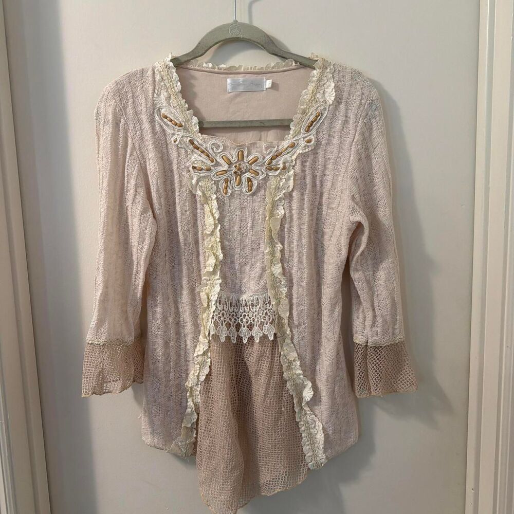 Early 00's Pretty Angel Women's Cream and Tan Fairycore Whimsical Boho Blouse